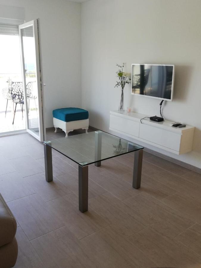 Apartmani Deluxe Jasenice  Exterior photo