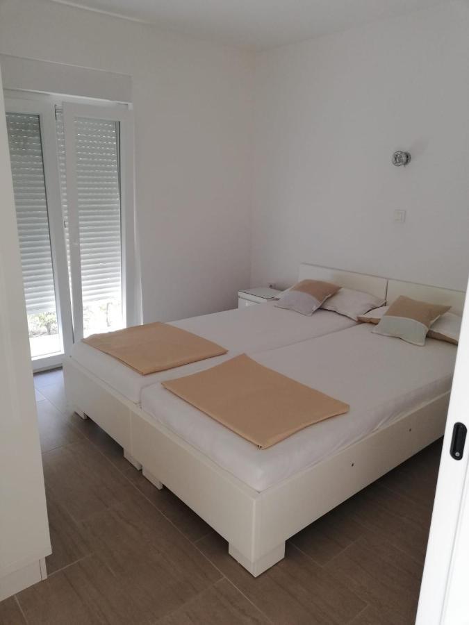 Apartmani Deluxe Jasenice  Exterior photo