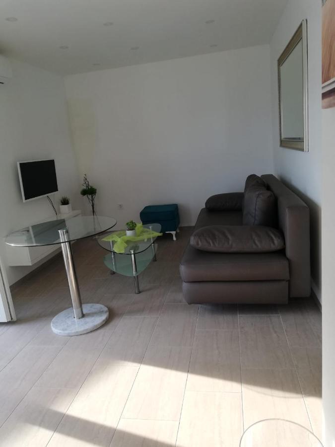 Apartmani Deluxe Jasenice  Exterior photo